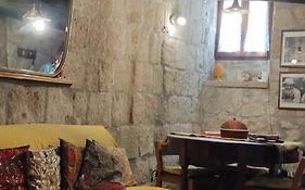 La Chascona Di Farnese Casa Di Tufo Nel Borgo